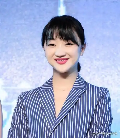 张瑶:虽然她脸歪嘴歪,但是她有个富豪老公,这才是人生赢家