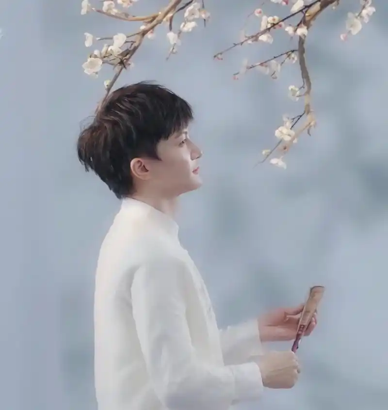 新歌《江湖缘起》上线,周深成为制作人,原来他深藏不露!