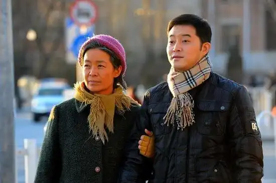 《婆婆来了》各地热播 沙溢挑战"夹心甜点"