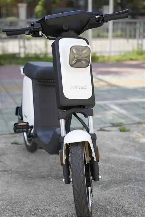 续航70km自带大屏导航小米推出首款智能电动车