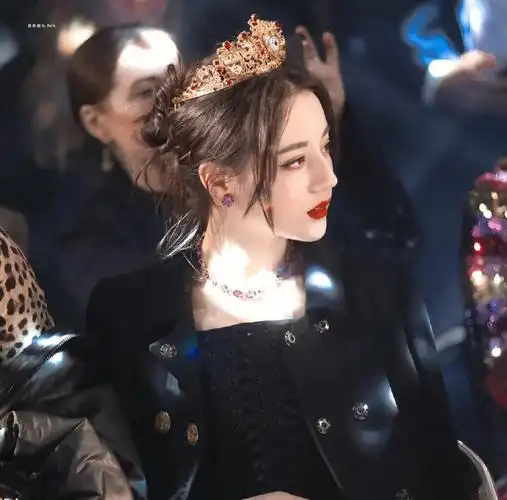 迪丽热巴高清头像