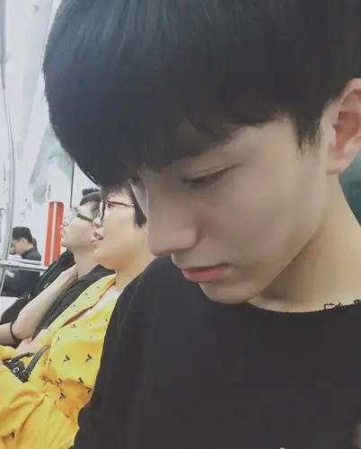 拥有一个侧颜很帅气的男朋友是什么样的体验.