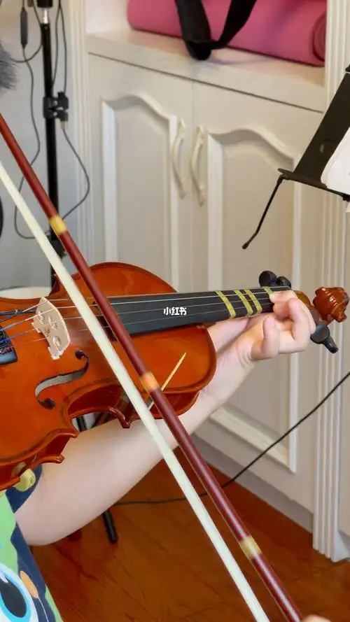 2021816小提琴第12节课学习左手按弦拉音