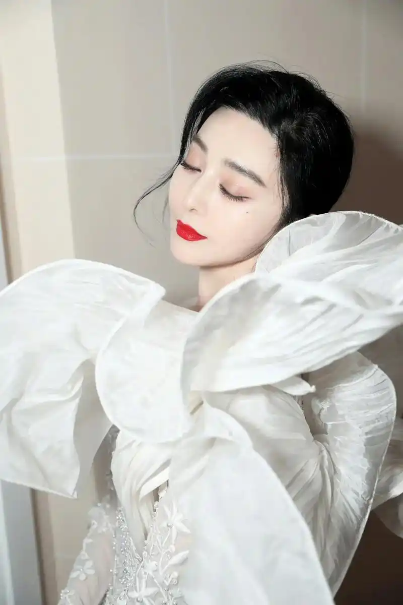 范冰冰 第13套 #戛纳红毯 #女明星 #戛纳电影节红毯 # - 抖音