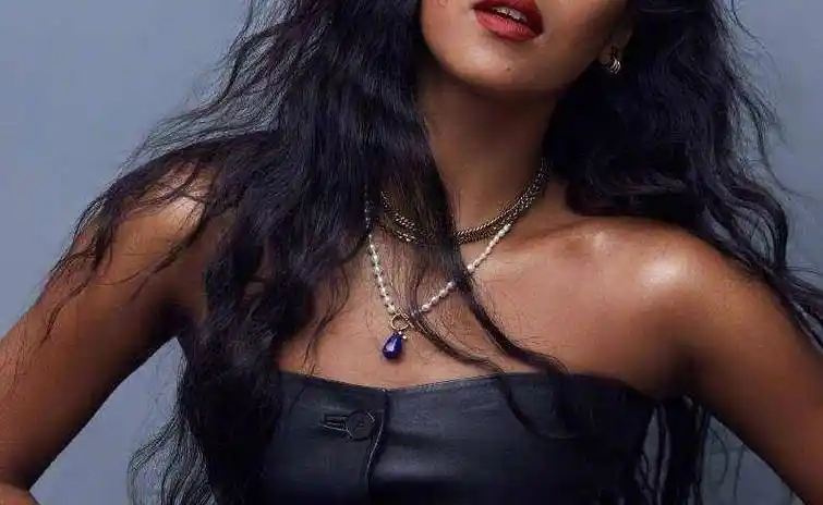 吉克隽逸素颜照曝光,"黑珍珠"原来不黑,五官精致肤色引热议_肌肤_成为