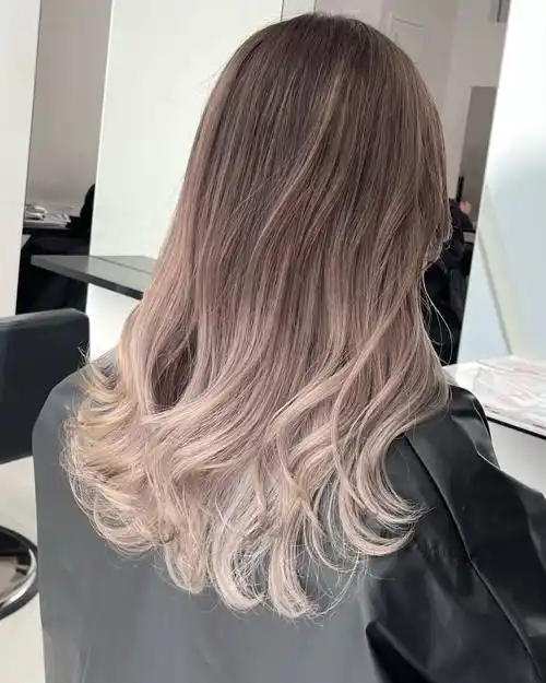 女士长发怎么整?发尾卷搭配发尾染,简直美得无可挑剔_头发_时尚_发型