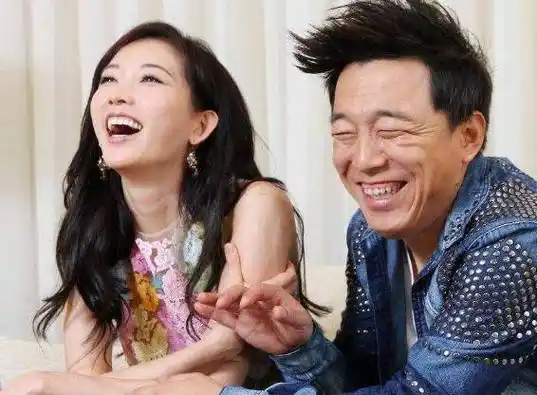 黄渤把初恋娶回家,恩爱13年不离不弃,越来越有夫妻相_小欧_成功_方面