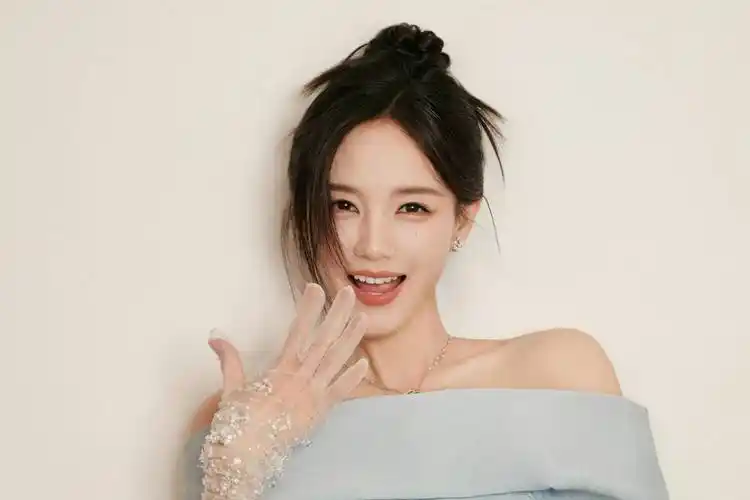 出生普通工人家庭,却成为了大明星,比演技出圈的是李一桐的语录