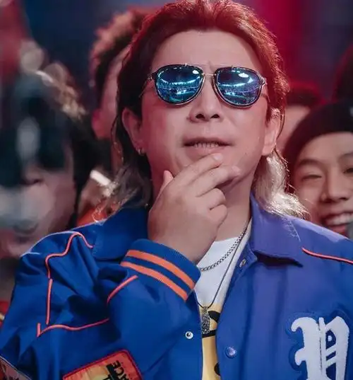 这波走心了#黄渤和闫妮搭档主演的新电影《学爸》于8月18日开启首映