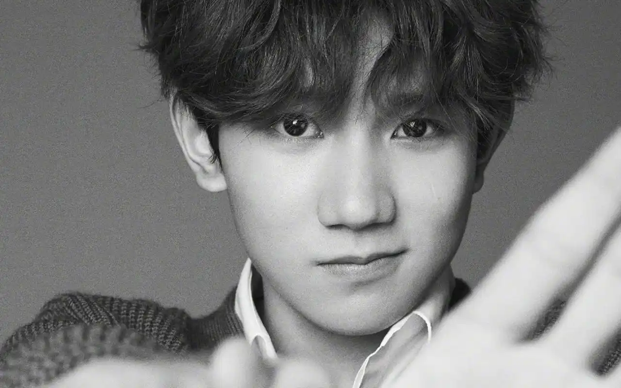 王源帅气写真图片桌面壁纸