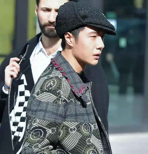 把32岁肖战跟26岁王一博放一起对比我才明白什么叫顶级骨相