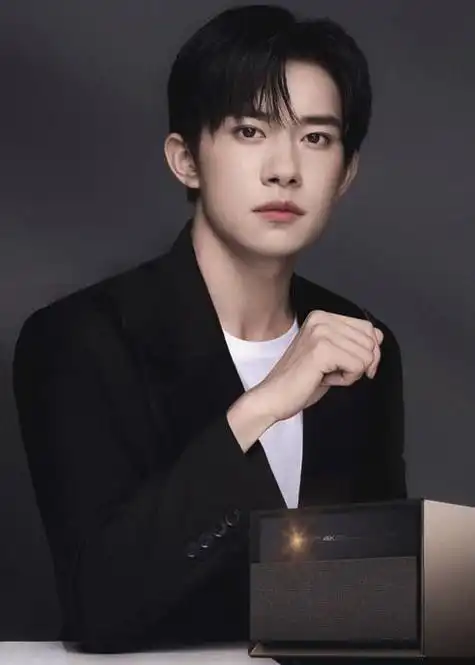 易烊千玺转战音乐,专辑和电影只为粉丝而生 - 聚缘娱乐网