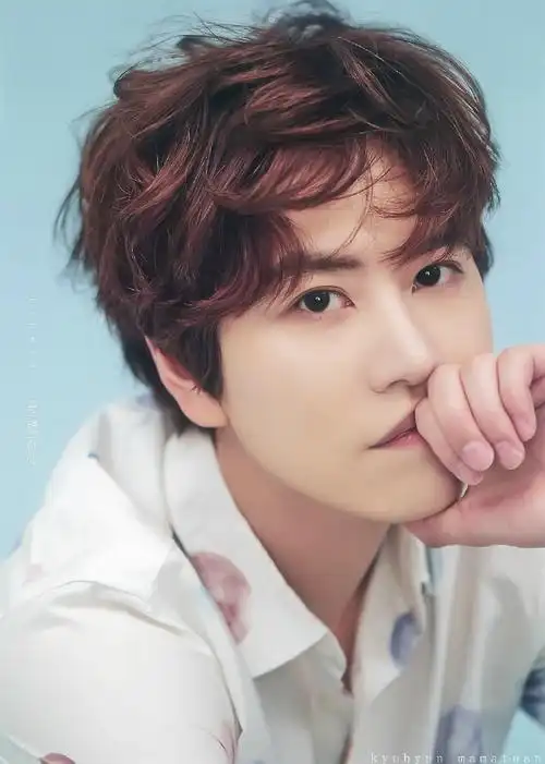 发行扫图粉色帽子这套太可爱了衬衫西装眼镜又苏死人(cr: 中国爱圭贤