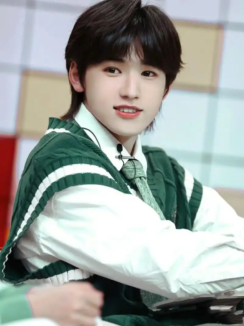 宋亚轩神仙图片 宋亚轩神仙图片,超可爱昀宋芽芽,姐妹们快了领