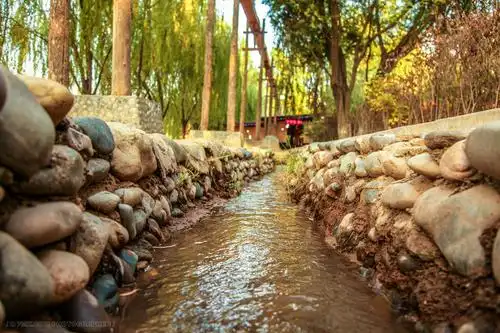 冬天的小水渠 建筑