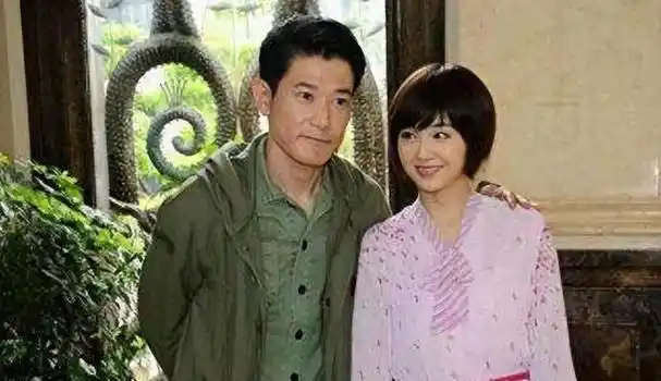 被生活打磨成怕老婆的重庆女婿……矢野浩二的妻子是重庆姑娘何晓晴