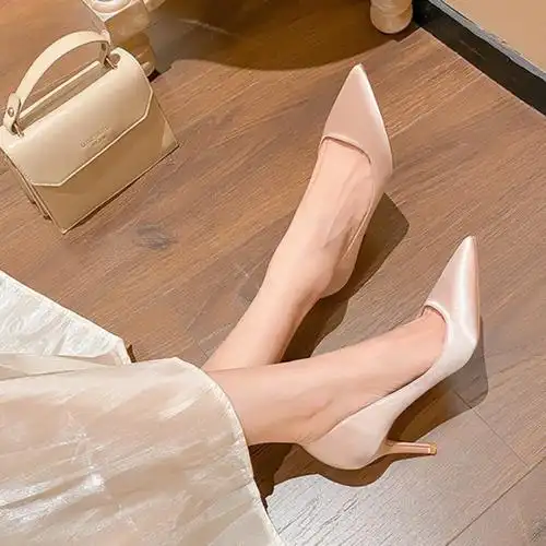 超显气质香槟色高跟鞋