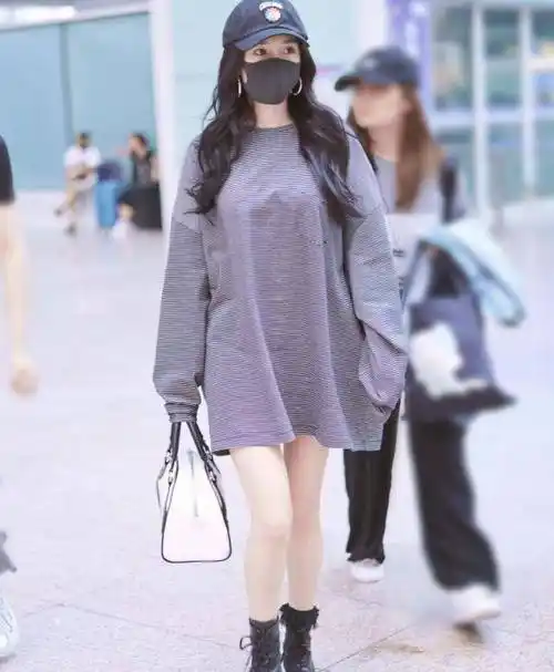 杨幂杨颖不愧是好姐妹,穿衣风格如此相似,下半身消失法秀大长腿_衣裙