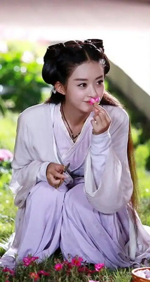 正版【花千骨】赵丽颖剧照正版【花千骨】赵丽颖剧照网友们们觉得盗版