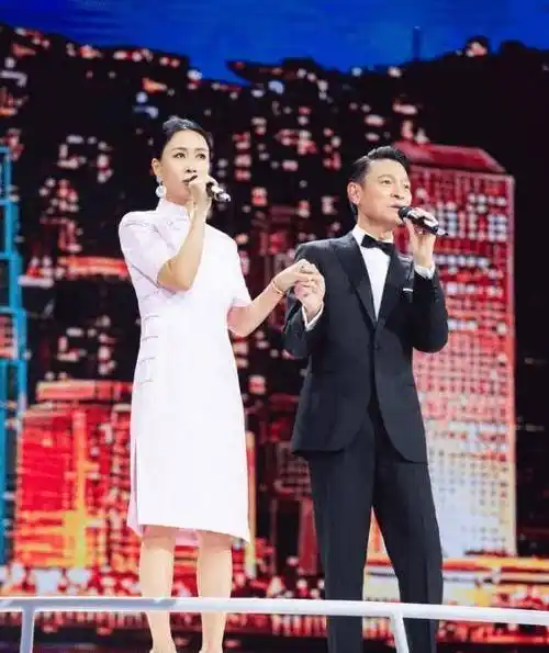 那英复出《歌手》!陪儿子走过青春期,"刀郎事件"后她变了吗?