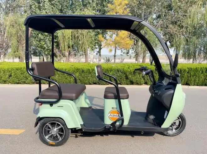 爱玛推出新一代带棚小三轮,可载3人,动力和续航足,可接娃代步|电动车