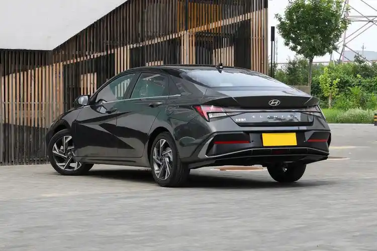 比国产还便宜现代伊兰特落地不到10万你买吗