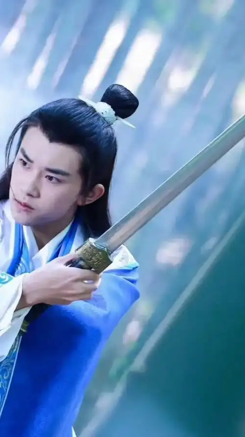 是谁的dna又动了,还是奶团子的千玺时期,古装少年好灵动🥺《离骚》