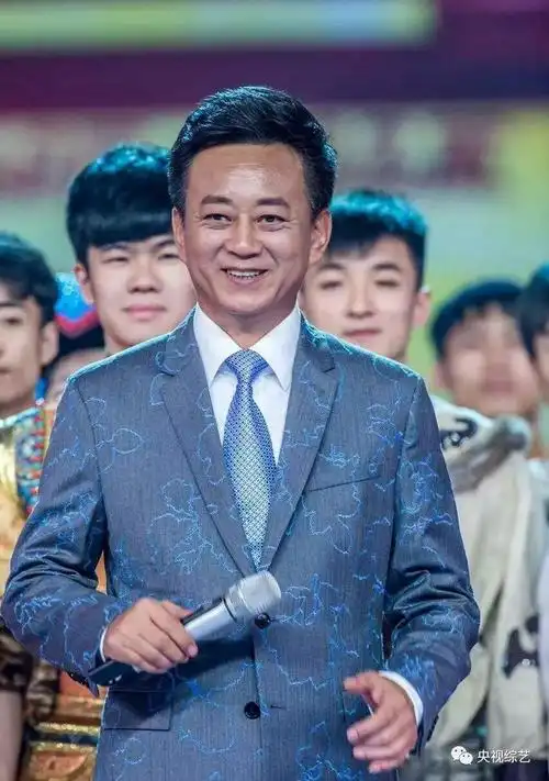 央视综艺男主持人帅气照片大放送你被圈粉了吗