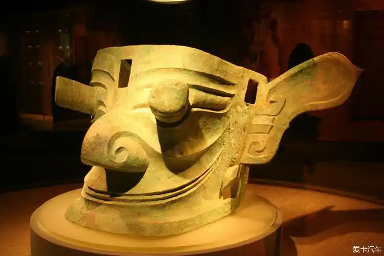 > 开着"中华"看中华----色达,三星堆,大足,万州篇