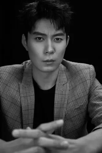 《急先锋》艾伦上演怂刚式喜剧打戏 笑点背后是更认真