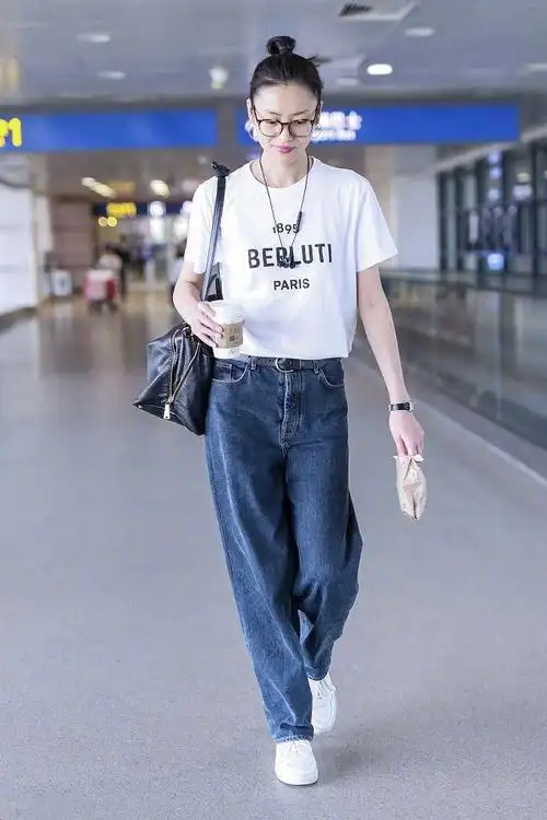 夏天衣服不要买太多,跟着刘雯这么穿,基础款也能变得时髦又高级