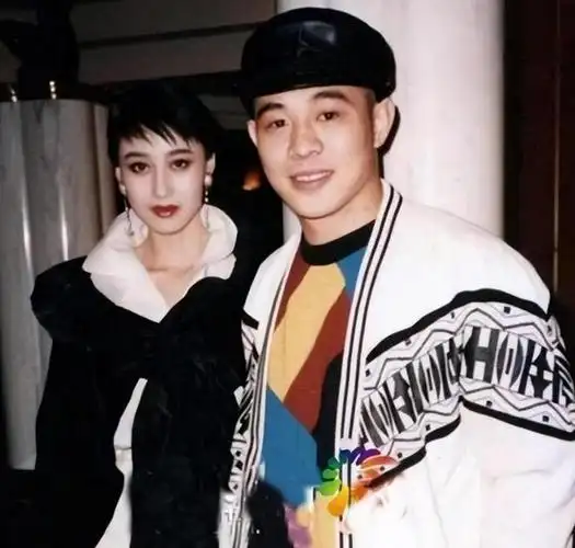 有种"夺命的刀",叫利智的腰,有种"夺人的魂",叫利智的臀|赌王|李连杰