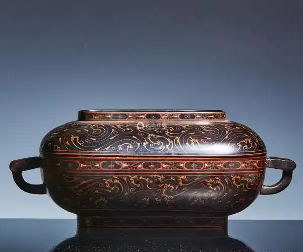 汉代漆描云气纹盖盒