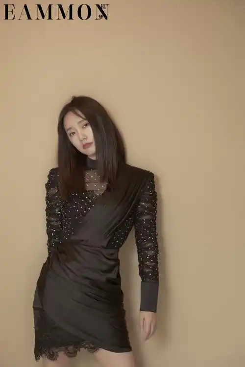 董晴时尚大片惊喜上线 诠释飒气大女孩时尚定义