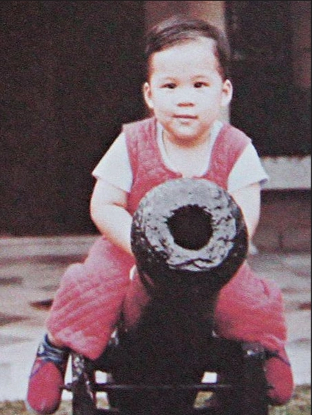 所以小时候的霍启刚非常懂事.