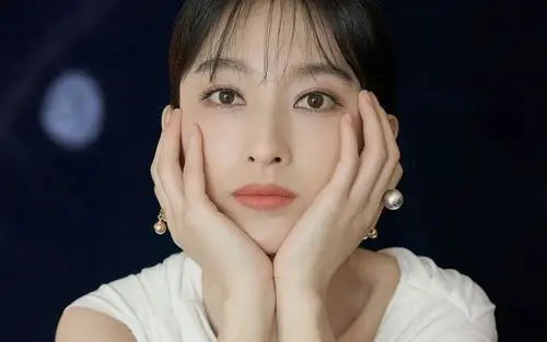 张俪性感优雅写真桌面壁纸