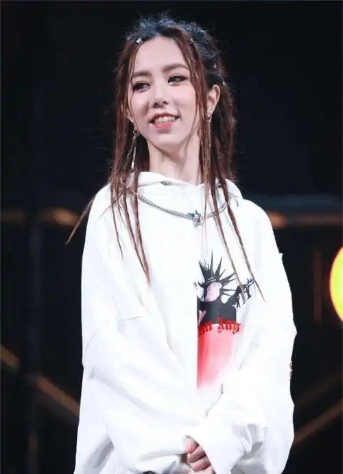 有种"整容"叫邓紫棋分手,前男友林宥嘉没变样,她却脱胎换骨了