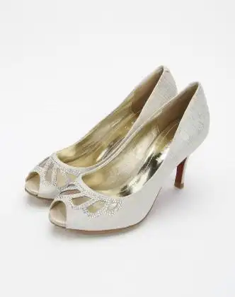 女款银白色时尚简约高跟凉鞋