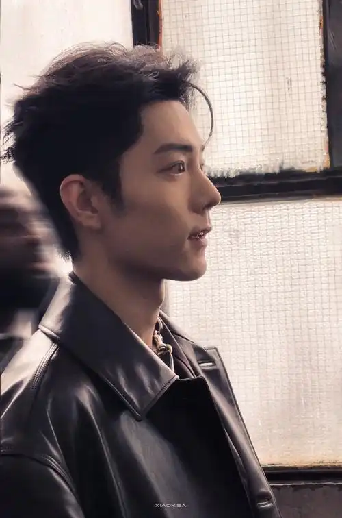 侧脸好绝可狂野可儒雅,大背头,你的统治区呀!