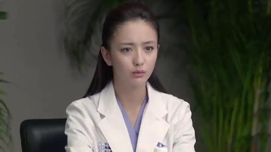 产科医生何晶竟替朱医生背黑锅赵新看不下去当众拆穿朱医生