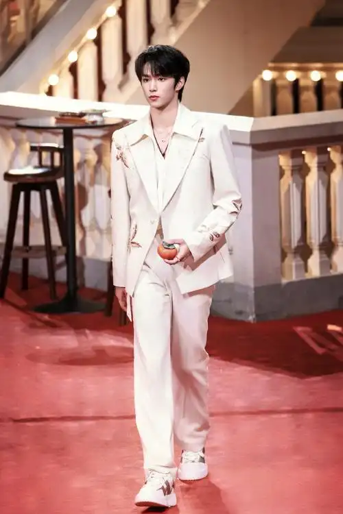 时代少年团中式刺绣西装