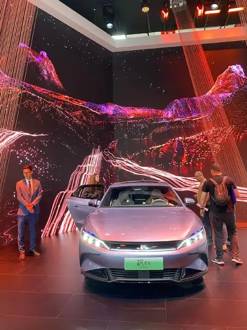 北京车展#这是第三次来北京车展了,现场偶遇了雷总～小米真是太涣了