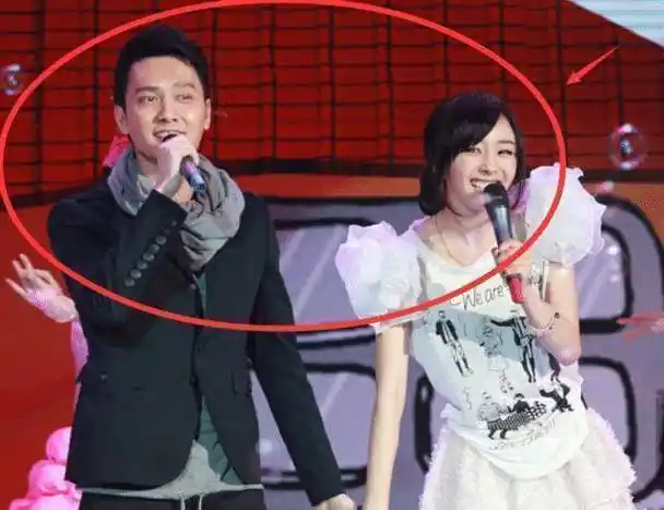 167cm杨幂和178cm冯绍峰同框关掉滤镜后这是天使吻过颜值吧