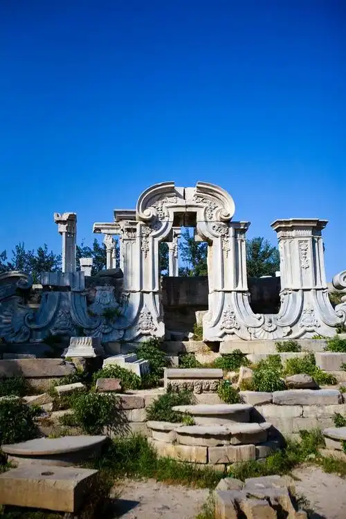 作为一名资深的文学作者,我对于圆明园这个古代神秘而又神奇的地方