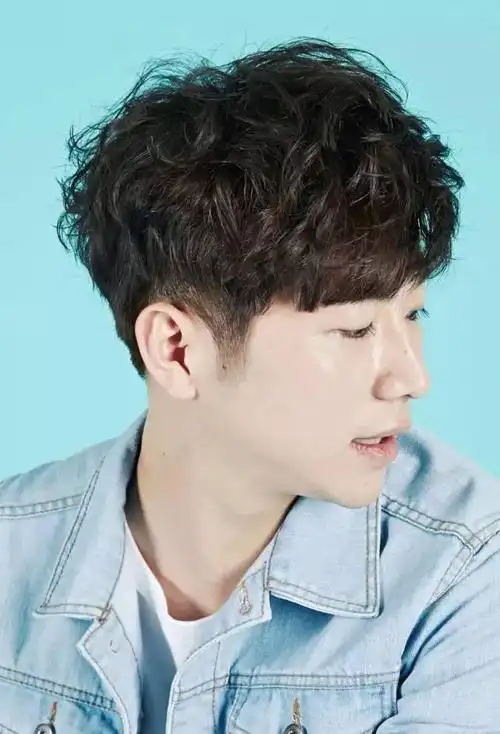 毛发流向不符合发型纹理需要,进行矫正的一种烫发方式