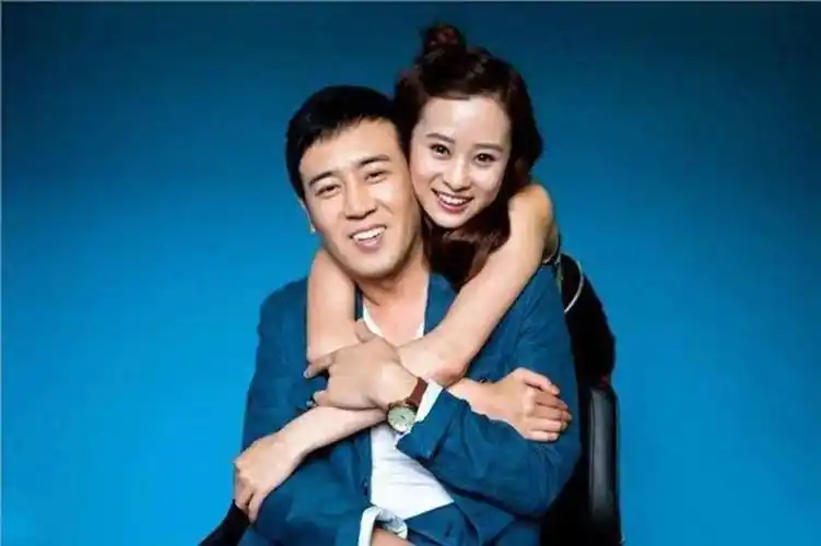 回顾于和伟与原配相伴30年和王丽坤传绯闻如今怎么样了