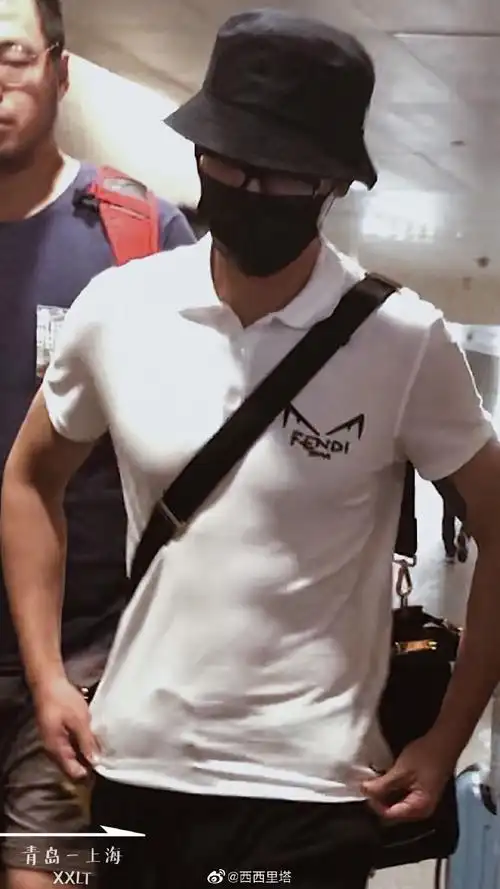 周二上班看点许魏洲的腹肌开心一下