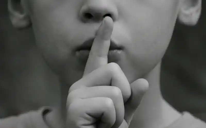 04沉默是金,糊涂是福.真正聪明的人,都懂得"揣着明白装糊涂.