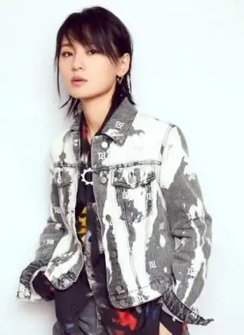 歌手周笔畅:38岁还单身,爸妈"使劲"催婚,她现状咋样了?