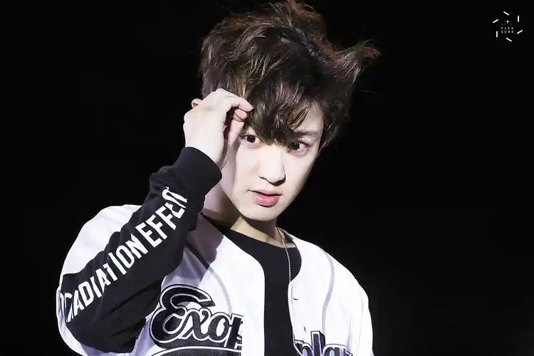 朴灿烈 exo 壁纸 生日快乐王子